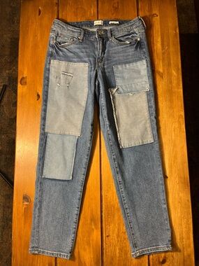 Wonderly Two-Tone Patchwork Slim boyfriend size 8 - Light & Medium Blue